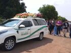 A pé ou em carros, centenas acompanham cortejo de Ana Clara até cemitério de Pedro Gomes 