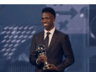 Vini Jr. é eleito o melhor jogador do mundo no The Best da Fifa
