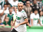 Rafinha chora ao anunciar a aposentadoria: 'Hoje anuncio oficialmente o fim da minha carreira'

