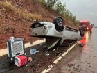 Caminhonete capota várias vezes na BR-359 entre Alcinópolis e Coxim e deixa três pessoas feridas