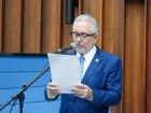 Antonio Vaz apresenta medidas para proteger crianças no ambiente digital