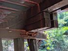 Ponte sobre o Córrego da Pedra em Coxim é interditada por riscos estruturais 