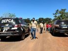 De padrasto a vizinho: polícia prende 6 homens por abusar de crianças em MS