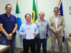 Coxim rumo à desburocratização: Prefeito Edilson Magro encaminha Lei da Liberdade Econômica e atrai investimento de R$ 6 milhões da Coca-Cola
