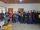 Prefeitura de Coxim entrega novos uniformes para policiais militares do trânsito