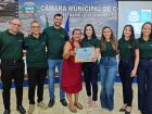 Vereadora Lúcia da AAVC homenageia funcionários do Sicredi por ações sociais em Coxim com Moção de Congratulação 