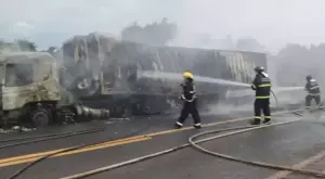 Carga de carne bovina é perdida em incêndio de carreta na BR-163 em São Gabriel do Oeste 