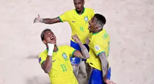 Brasil vence Belarus e conquista a Copa do Mundo de futebol de areia