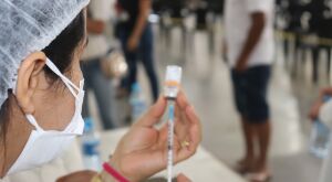 Prefeitura de Coxim inicia campanha de atualização da caderneta de vacinação  Sábado é o DIA D