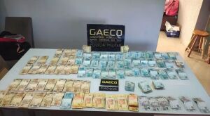 Gaeco recolhe pilhas de dinheiro vivo em ofensiva contra corrup&ccedil;&atilde;o em 4 cidades de MS 