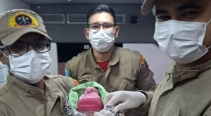 Beb&ecirc; nasce dentro de viatura dos bombeiros ap&oacute;s parto de emerg&ecirc;ncia em MS