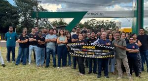 Servidores do Detran de MS param por 24h ap&oacute;s protesto