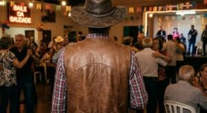 'Querem me prejudicar', diz rapaz de MS que abandonou namorada idosa de 75 anos ap&oacute;s ganhar moto, iPhones e roupas