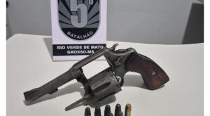 Pol&iacute;cia Militar prende homem por amea&ccedil;a e porte ilegal de arma de fogo em Rio Verde