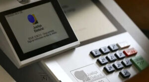 Prazo para tirar ou regularizar t&iacute;tulo de eleitor encerra em 6 de maio