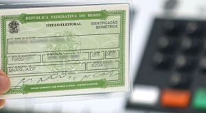 Eleitor tem um m&ecirc;s para regularizar pend&ecirc;ncias e ficar apto a votar