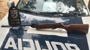 Pol&iacute;cia Militar em Coxim prende homem por amea&ccedil;a e posse irregular de arma de fogo 