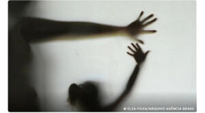 Viol&ecirc;ncia sexual atinge 64 meninas por dia no pa&iacute;s