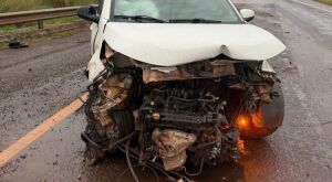 Vereador de Coxim escapa ileso de grave acidente na BR-163 ap&oacute;s carro rodar na pista e atingir carreta