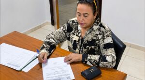 Vereadora Lucia da AAVC refor&ccedil;a compromisso com a defesa dos direitos e participa de reuni&atilde;o da comiss&atilde;o na C&acirc;mara de Coxim