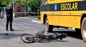 Morre v&iacute;tima de acidente entre bicicleta el&eacute;trica e &ocirc;nibus escolar em MS 