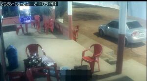 Homem &eacute; morto a tiros em bar de Coxim