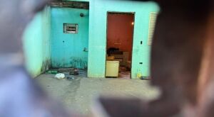 Adolescente de 16 anos &eacute; executado com 12 tiros dentro de casa em MS 