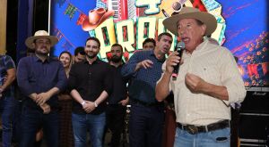 Gerson destaca uni&atilde;o entre tradi&ccedil;&atilde;o, solidariedade e fam&iacute;lias no 4&ordm; Arrai&aacute; da ALEMS
