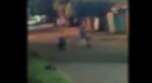 C&acirc;mera de seguran&ccedil;a registra adolescente agredindo irm&atilde;os de 2 e 5 anos em MS; m&atilde;e &eacute; presa por abandono de incapaz