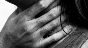 Estagi&aacute;rio nota ferimentos e consegue ajuda para mulher agredida pelo marido h&aacute; 16 anos em MS