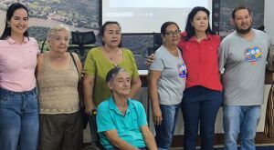 Vereadora L&uacute;cia da AAVC participa de reuni&atilde;o e busca solu&ccedil;&otilde;es para garantir mais dignidade aos idosos da Casa Lar de Coxim 