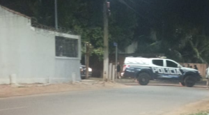 Homem &eacute; morto a tiros em sua resid&ecirc;ncia no bairro Senhor Divino em Coxim