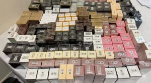 Opera&ccedil;&atilde;o revela esquema de R$ 300 milh&otilde;es com perfumes importados com mandados em MS e mais dois Estados 