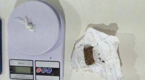 Pol&iacute;cia Militar prende dois homens por tr&aacute;fico de drogas e corrup&ccedil;&atilde;o de menores em Alcin&oacute;polis