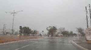 Chuva constante supera 100 mm durante a madrugada e eleva n&iacute;vel do Rio Taquari em Coxim
