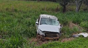 Acidente com carreta interdita BR-163 em Sonora  e deixa v&iacute;tima em estado grave