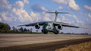 Aeronaves da FAB estão de prontidão para resgate de brasileiros na Ucrânia