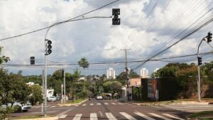 Prefeitura instala novos semáforos em pontos estratégicos da Capital