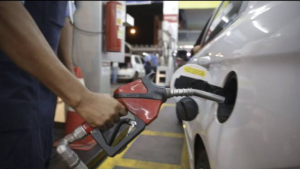 Importadores esperam reajuste de 12% na gasolina e 24% no diesel