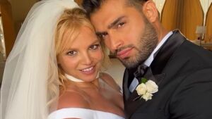 Britney Spears diz que usou calcinha de diamante em casamento: 'espero não ter ofendido ninguém'