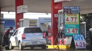 Em queda, gasolina já é encontrada a R$ 4,77 em Campo Grande
