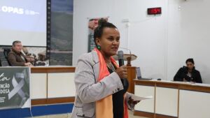Vereadora Professora Marly Nogueira apresenta o projeto Apadrinhamento de Idosos da Casa Lar de Coxim no Junho Prata
