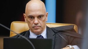 Com voto de Moraes, TSE torna Bolsonaro inelegível até 2030
