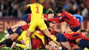 Espanha vence Inglaterra e conquista título inédito da Copa do Mundo