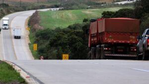 Governo de MS planeja aplicar pavimento de concreto em rodovias com movimento intenso de cargas
