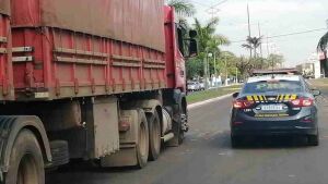 Caminhoneiro é preso com mais de 60 quilos de cocaína na cabine de carreta carregada de milho