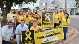 Prefeitura de Coxim encerra campanha Setembro Amarelo com panfletagem
