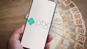 Pix deve chegar a 40% dos pagamentos online até 2026 e empatar com cartão