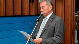 Deputado Roberto Hashioka homenageia expoentes de MS com moção de congratulação