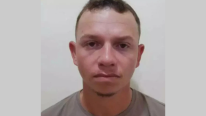 Cansado de fugir por 10 meses, açougueiro que matou rapaz se apresenta à polícia em Coxim 